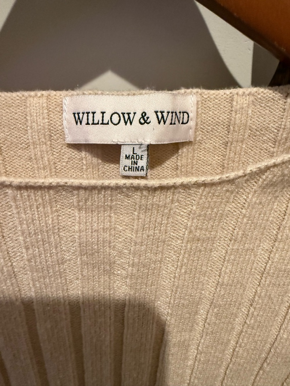 Willow & Fable Cream Ribbed Point-Hem Crop Top - Picture 3 of 3